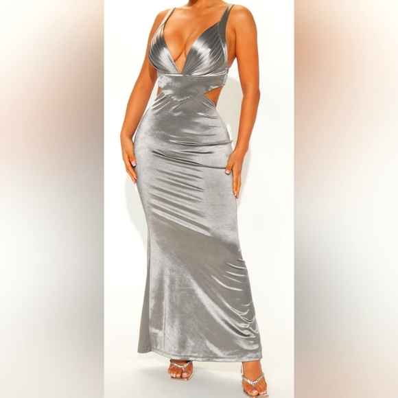 Beautiful plated silver dress open back Size Medium & Large - Picture 3 of 7